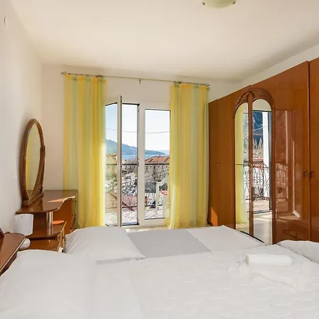 Adriatic Apartment Omis Exterior photo